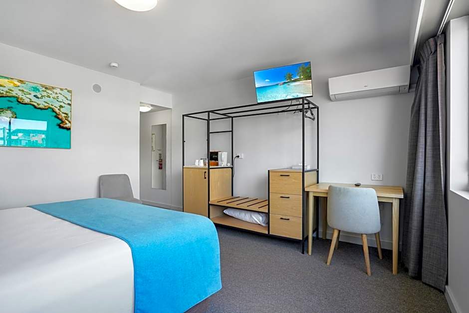 Gladstone Reef Hotel Motel