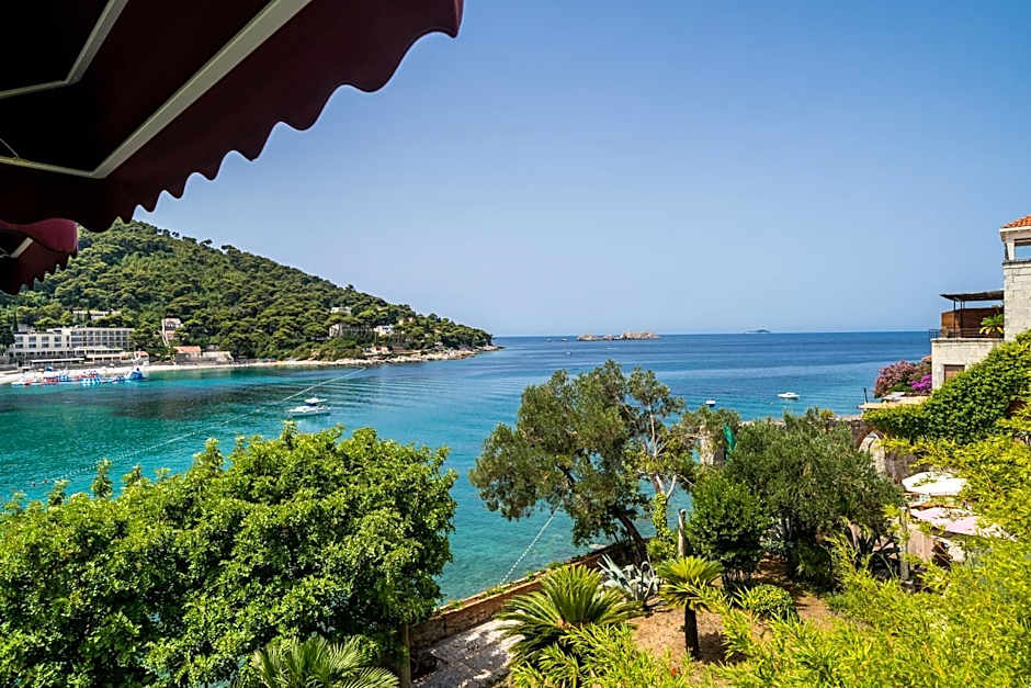 Boutique & Beach Hotel Villa Wolff