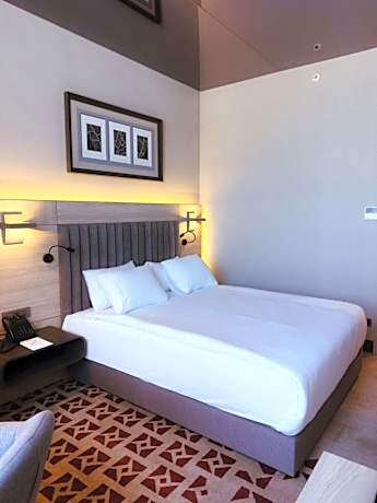 Deluxe King Room with Sea View