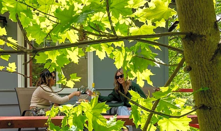 Barefoot Villas and Retreat