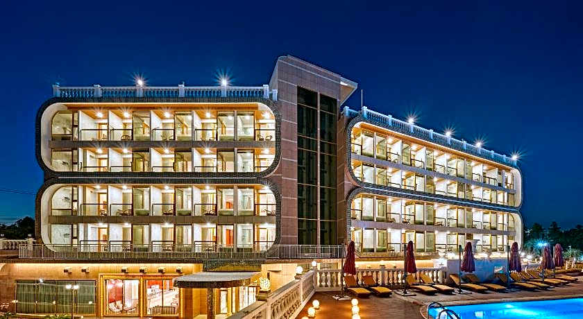 GoldOne Hotel & Suites