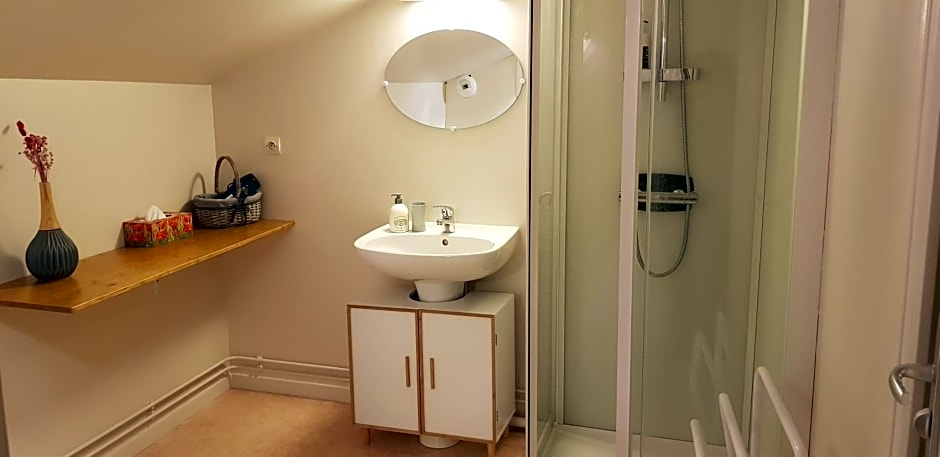 COUR LA DAME chez Béatris et Christophe Janson