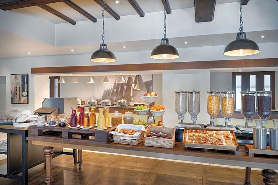 Delta Hotels by Marriott Tudor Park Country Club