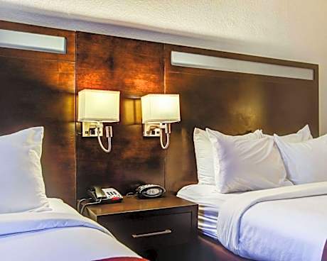 Suite with Two Queen Beds - Accessible/Non-Smoking