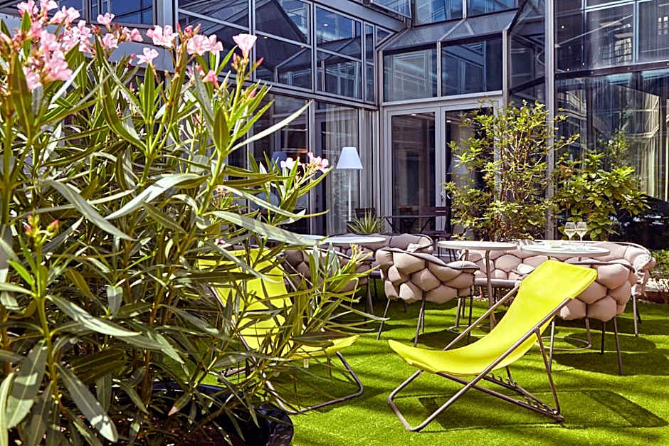 Mercure Paris La Défense Grande Arche Hotel