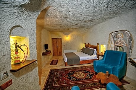 Cave Suite