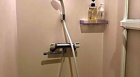 Toranomon Station Bnbplus Capsule Hotel