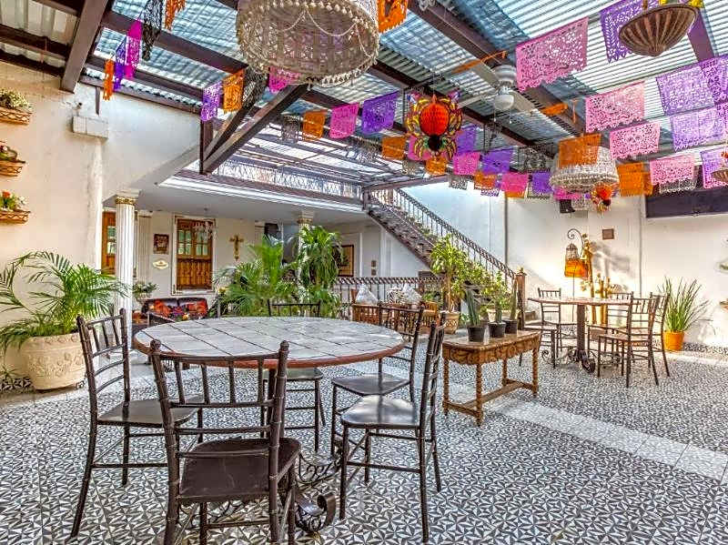 Capital O Hotel Patio Pombo