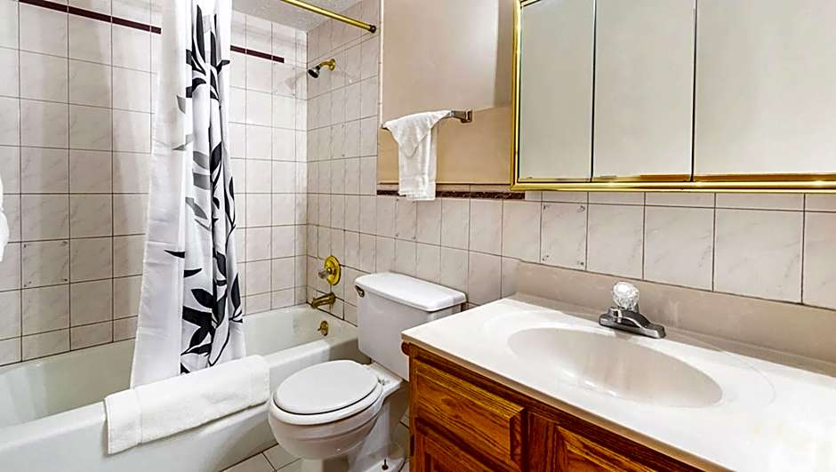 Magnuson Hotel Extended Stay Canton Ohio