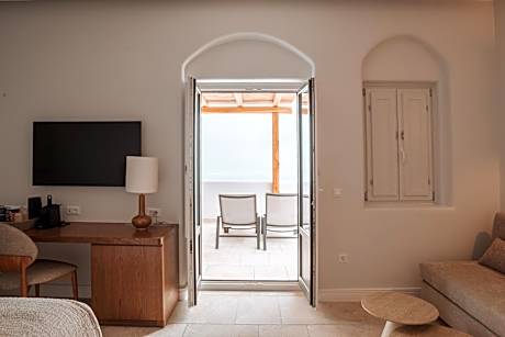 Honeymoon Suite with Sea View and Hot Tub