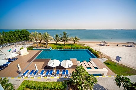 Pearl Beach Hotel