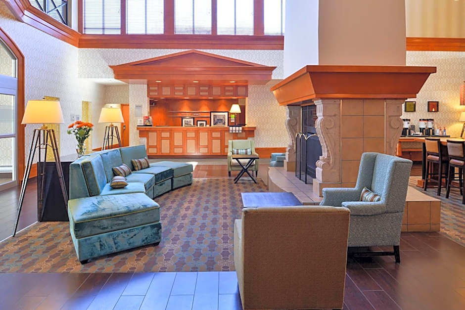 Hampton Inn & Suites By Hilton Calgary University Northwest