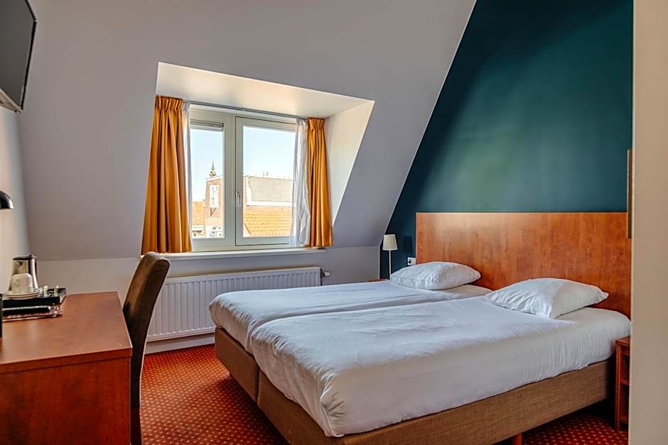 Ambassador City Centre Hotel