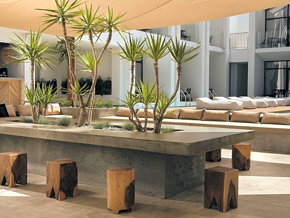 Cavo Vezal - Adults Only