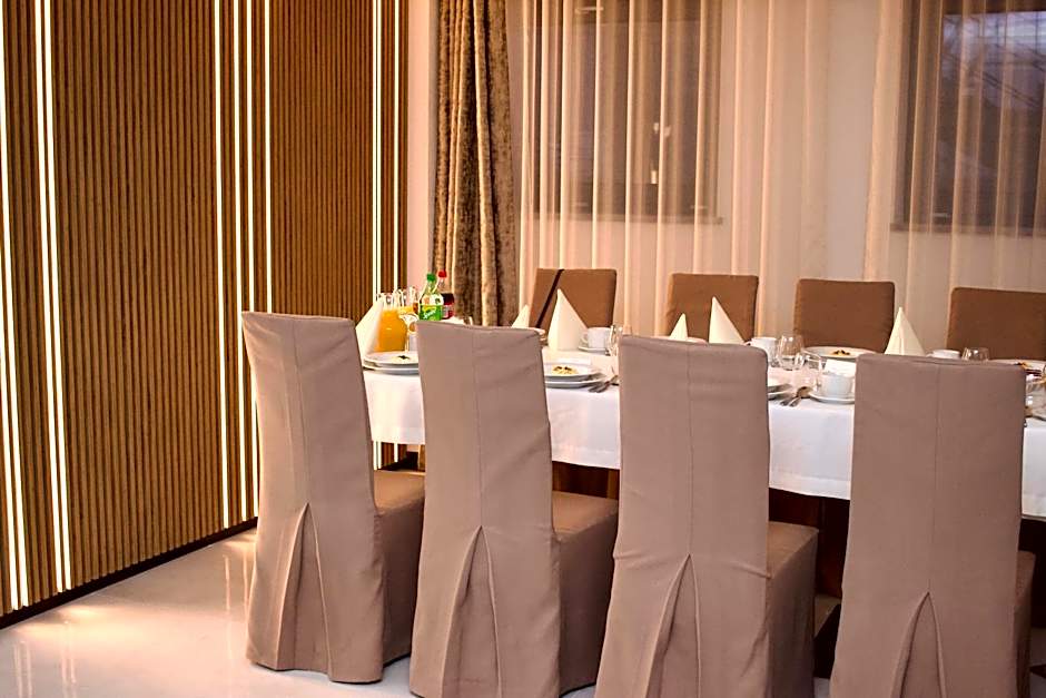 Hotel Lazur SPA & Conference