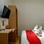RedDoorz Plus @ Losari Makassar