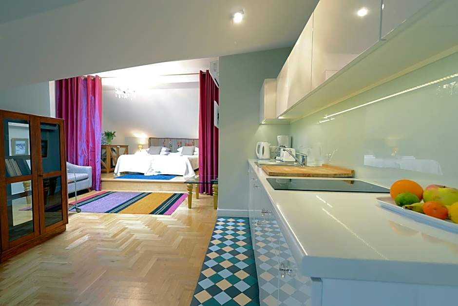 Crystal Suites Chez Helena