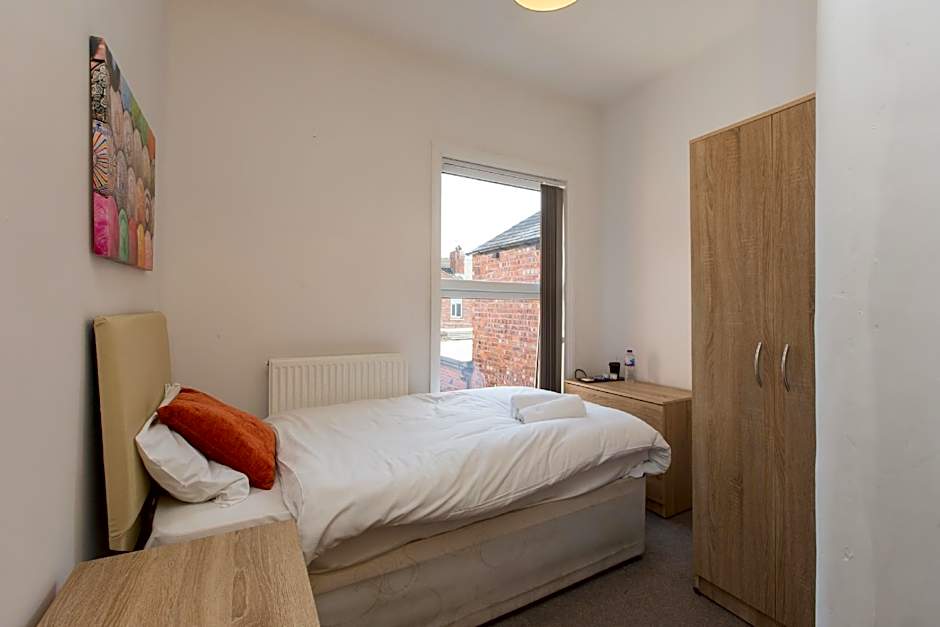 Townhouse @ 27 Electricity St Crewe