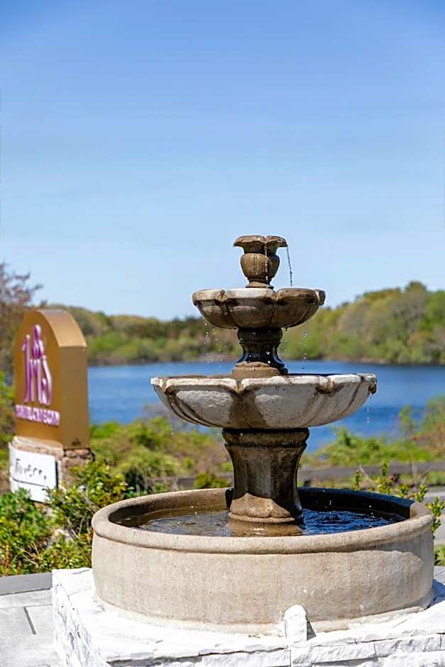 Iris Hotel Cape Cod