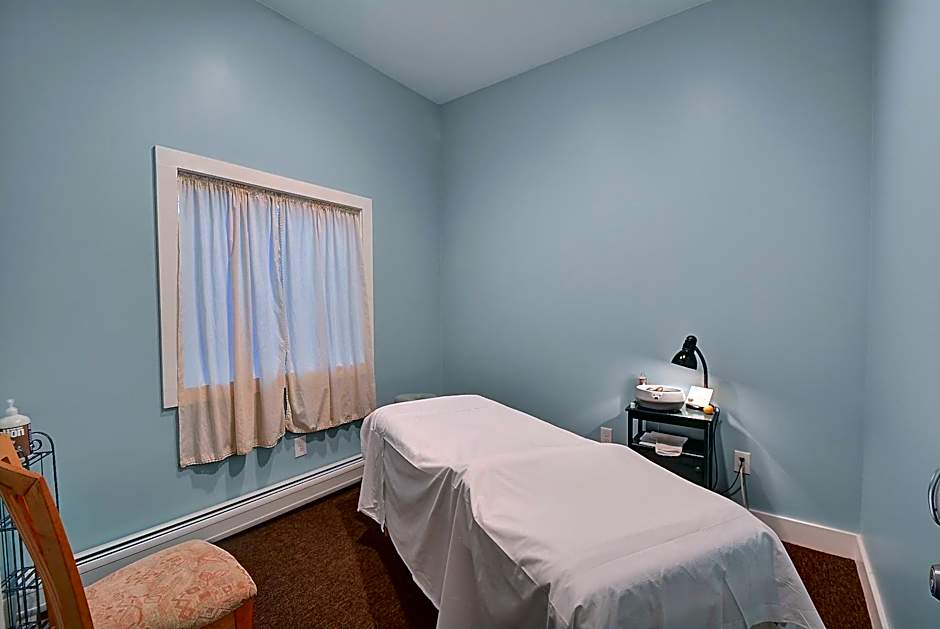 Colonial Motel and Spa