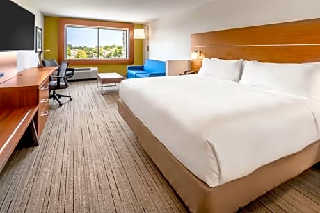 1 King Bed Suite