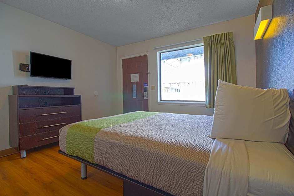 Studio Inn Extended Stay Oklahoma City Airport by OYO