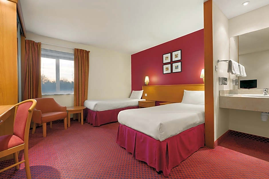 Days Inn by Wyndham Stevenage North