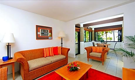 Villa, 2 Bedrooms, Non Smoking (Oceanfront) (1 King Bed)