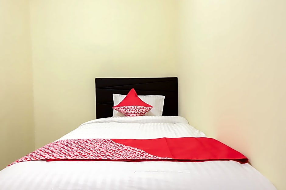 OYO 779 Mn One Residence Syariah Near ITC Cempaka Mas Near Kalbe Farma