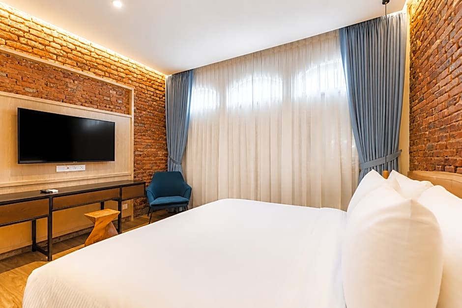 Tien Terrace Macalister