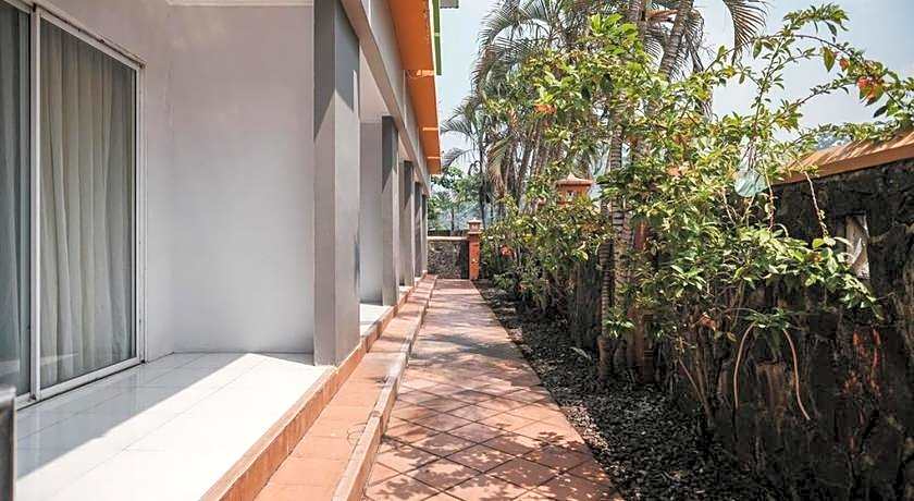 RedDoorz Plus near Pelabuhan Merak