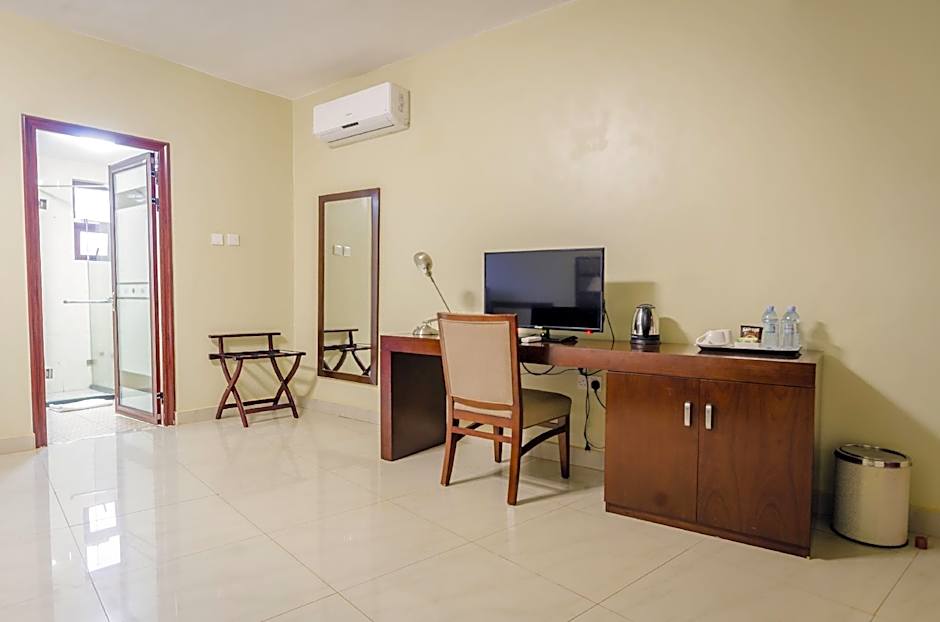 Hillside Plaza Hotel