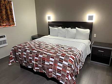 Deluxe King Room Disability Access Non-Smoking
