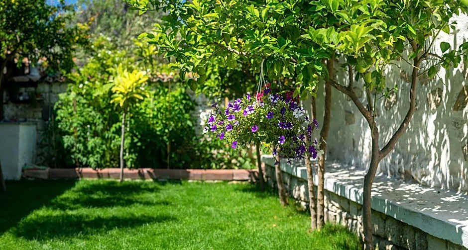 Flores Hotel Alaçatı