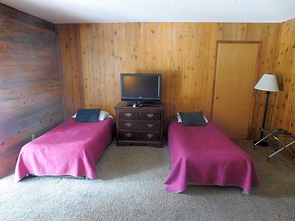 The Tamarack Lodge
