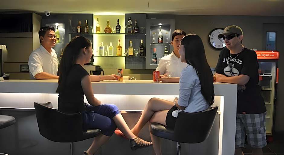 Elegant Circle Inn