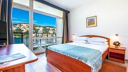 Hotel Vis, Dubrovnik, Croatia. Rates from HRK217.