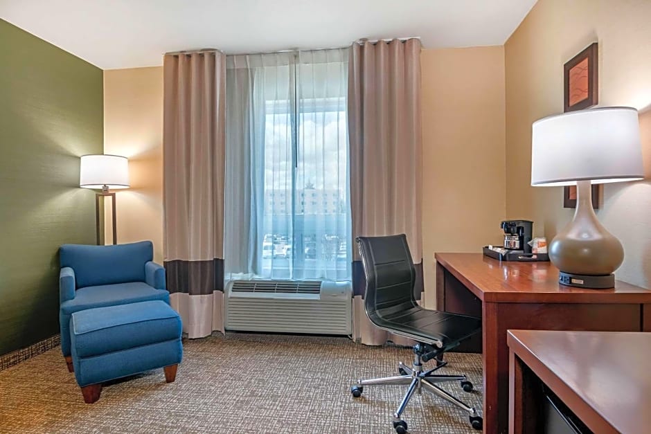 Comfort Inn & Suites Salem