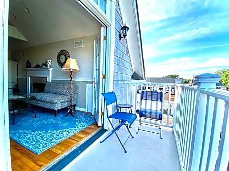 Queen Room with Two Queen Beds (304)