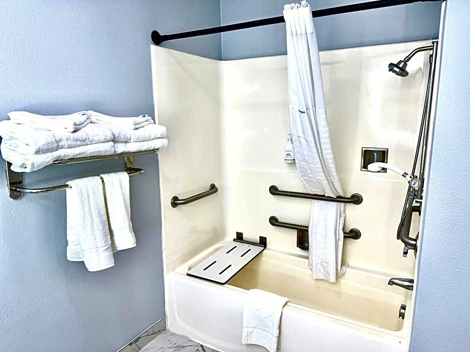 Baymont by Wyndham Louisville Southwest