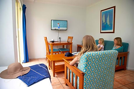 Apartment Sleeps 3 - NOT Pet Friendly