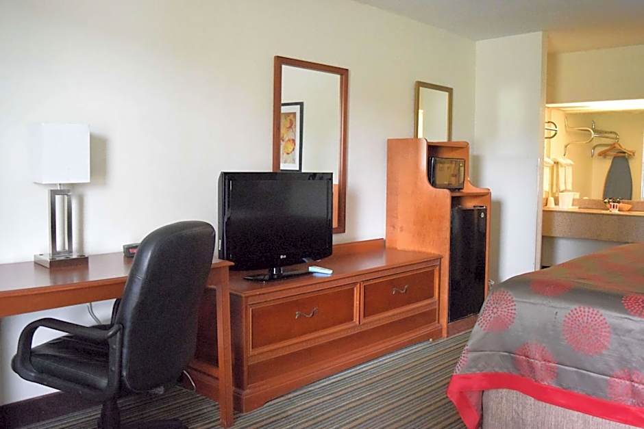 Ramada by Wyndham Savannah Gateway