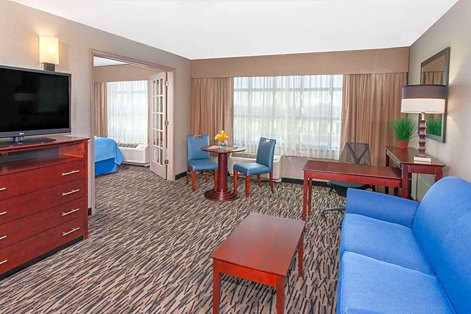 Wyndham Garden Elk Grove Village / O'Hare