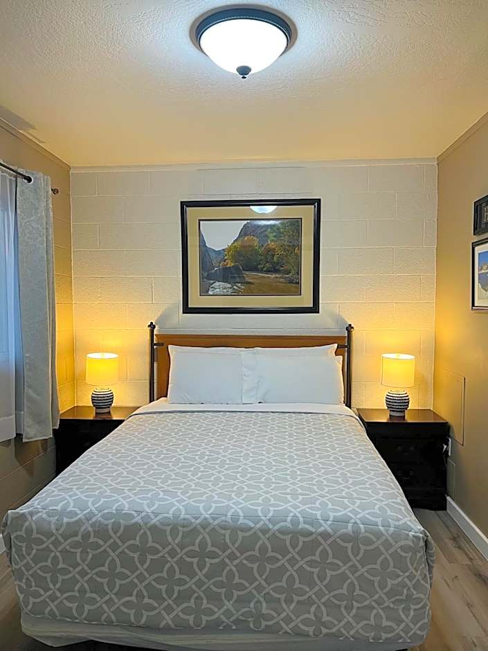 Lake Powell Motel & Apartments
