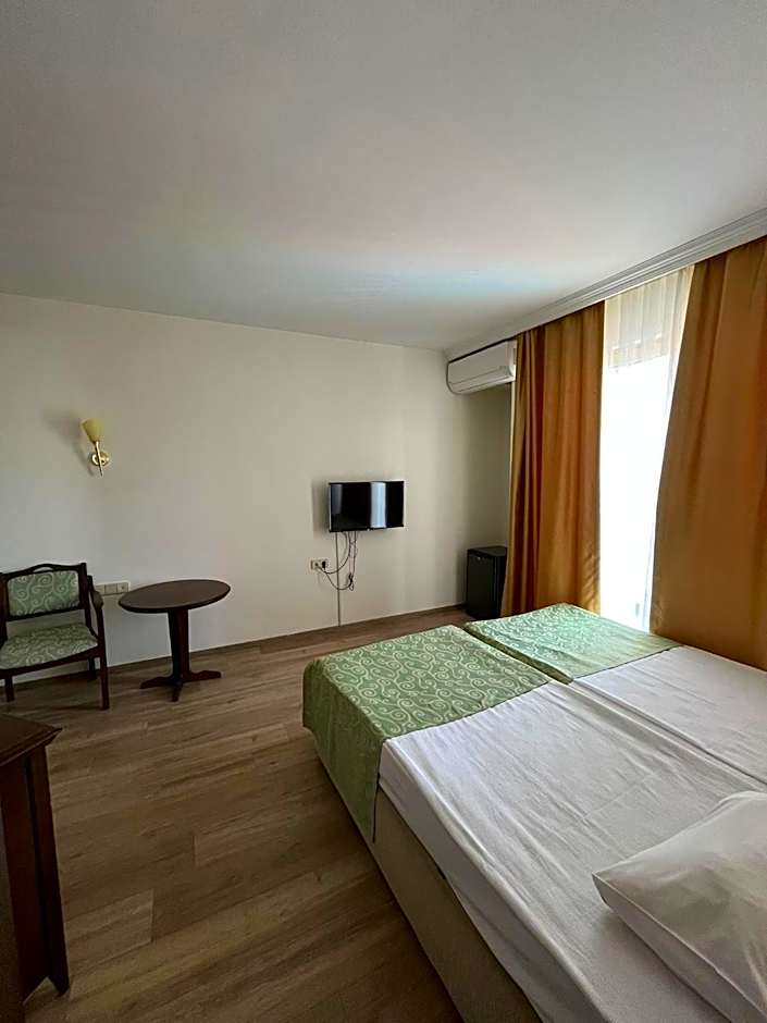 Side Palm D'or Hotel