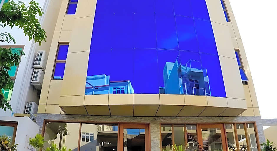 Turquoise Residence by UI