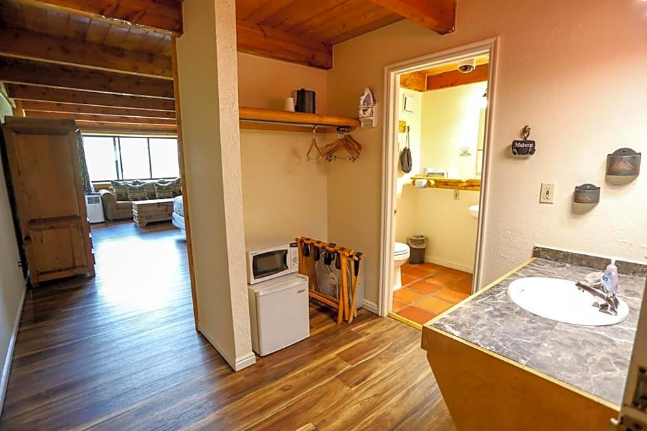 The Boulder Creek Lodge