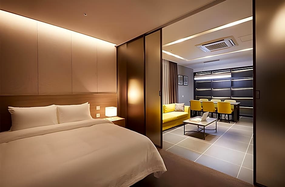 Osong H Hotel Sejong City