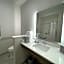 Holiday Inn Express and Suites Ft. Smith Airport By IHG