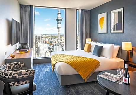 Standard King Room with Sky Tower View